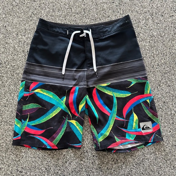 Quiksilver Board Shorts Boys 25 / 10 Youth Swim Trunks Stretch Highline 17" - Picture 1 of 7